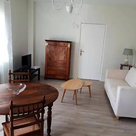 Apartman Maison Renovee Dans Une Ancienne Propriete.
