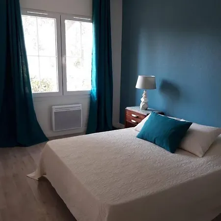 Maison Renovee Dans Une Ancienne Propriete. Apartman