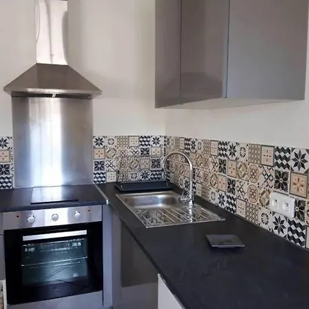 Maison Renovee Dans Une Ancienne Propriete. Apartamento